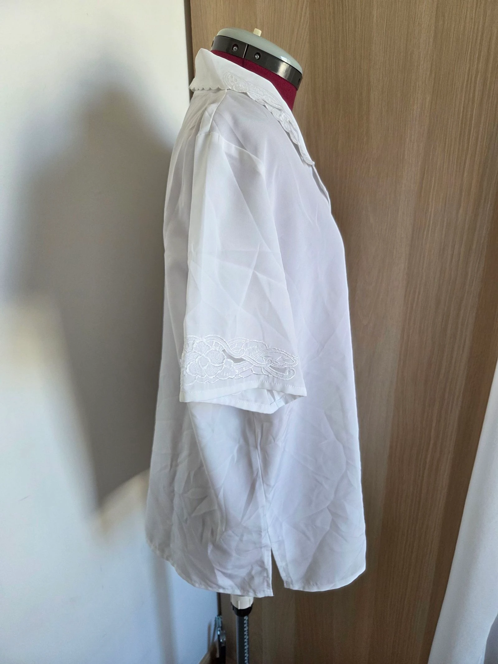 Camisa branca de manga curta com renda tamanho 46 Damart – photo 2